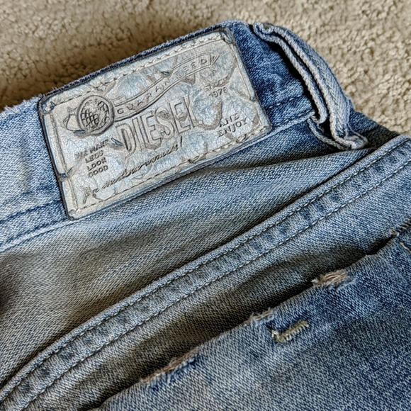 DIESEL - Faithlegg Straight Jeans - Picture 7 of 12